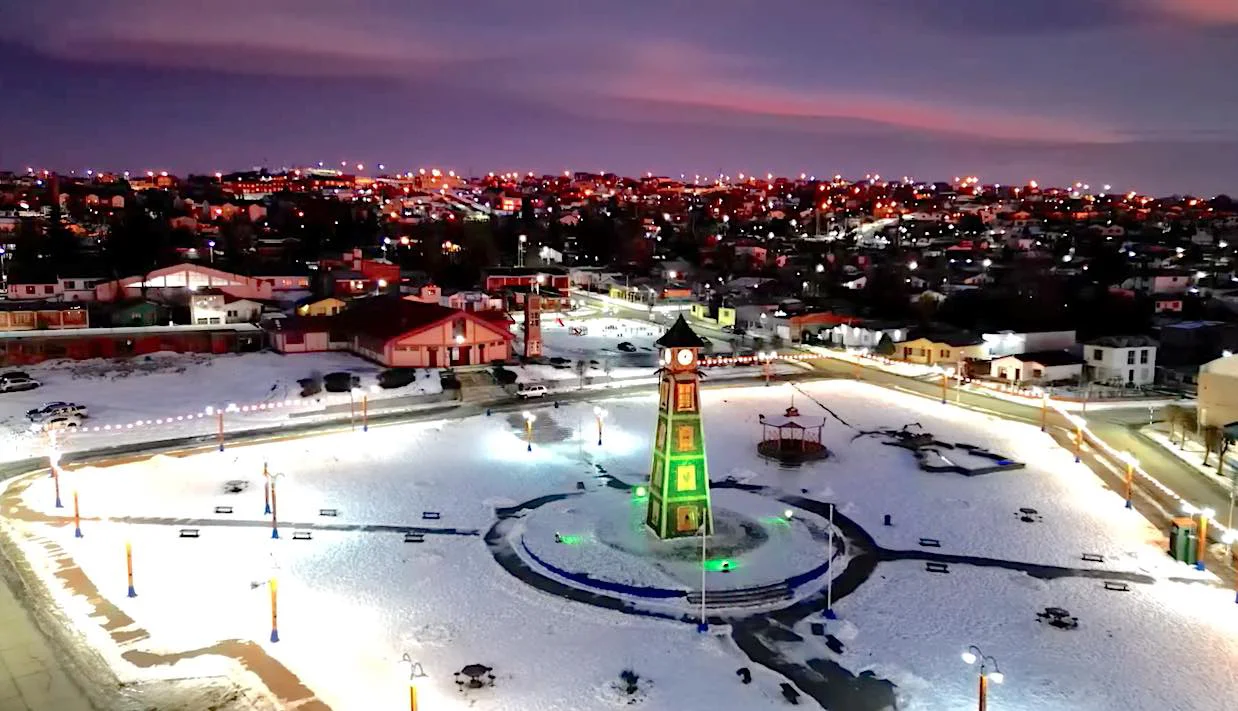 Plaza-reloj-nieve atardecer1