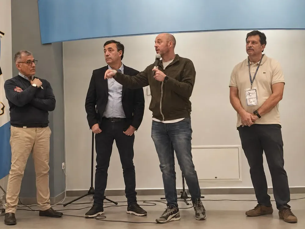 Menna encuentro legisladores
